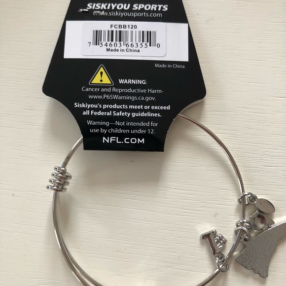 BOGO! NWT! Patriots charm bracelet - Picture 3 of 3
